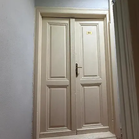 Grey House B Block 酒店