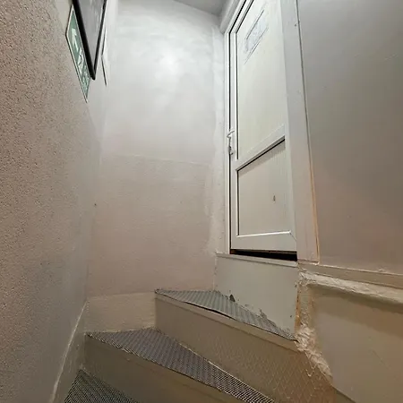 Hotel Grey House B Block