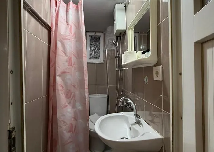 Grey House B Block 酒店