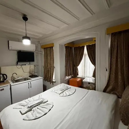 Grey House B Block Hotel *
